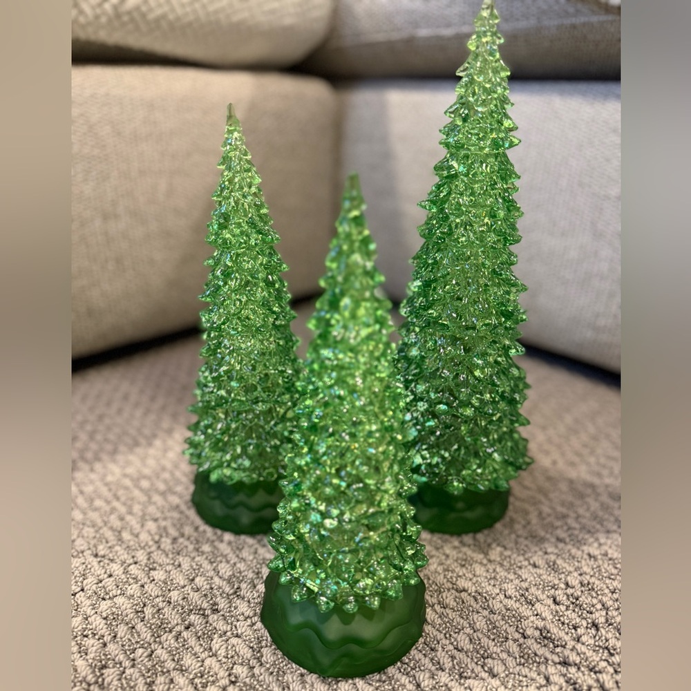 Green Holiday Tree Decor Set